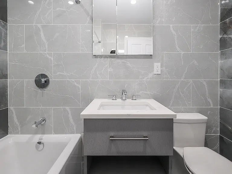 142 Huron St #4E — Photo 9