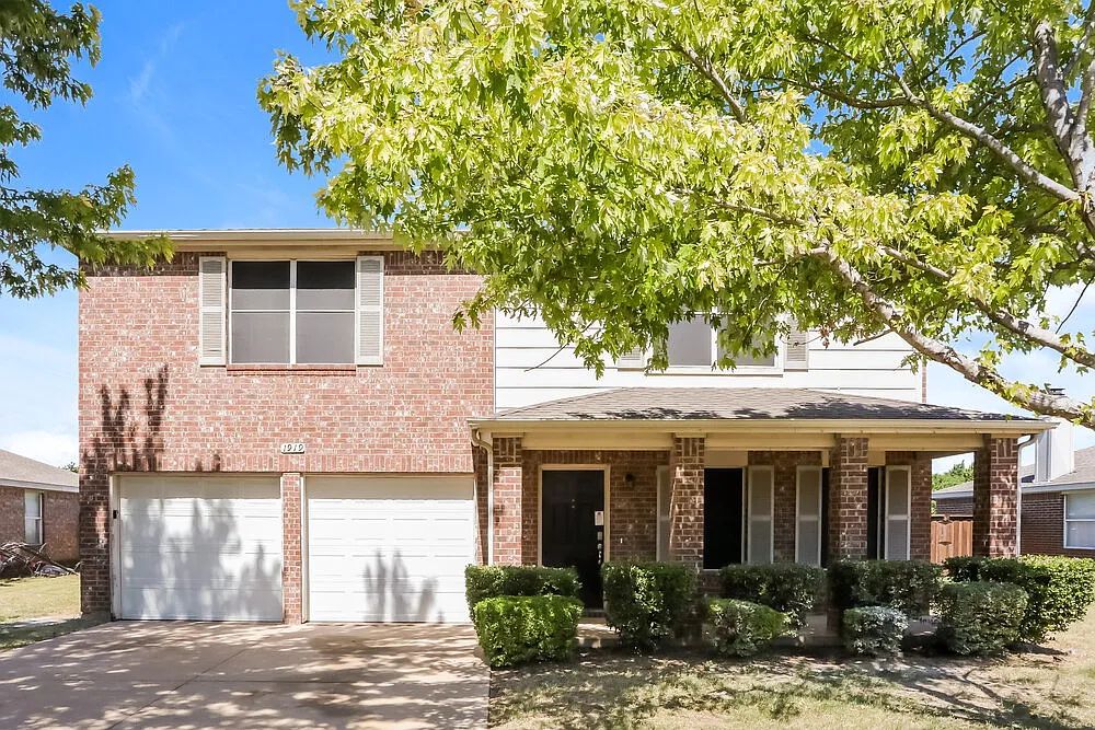 4 bed, 2.5 bath, 2400 sqft, $3,160 — Photo 1