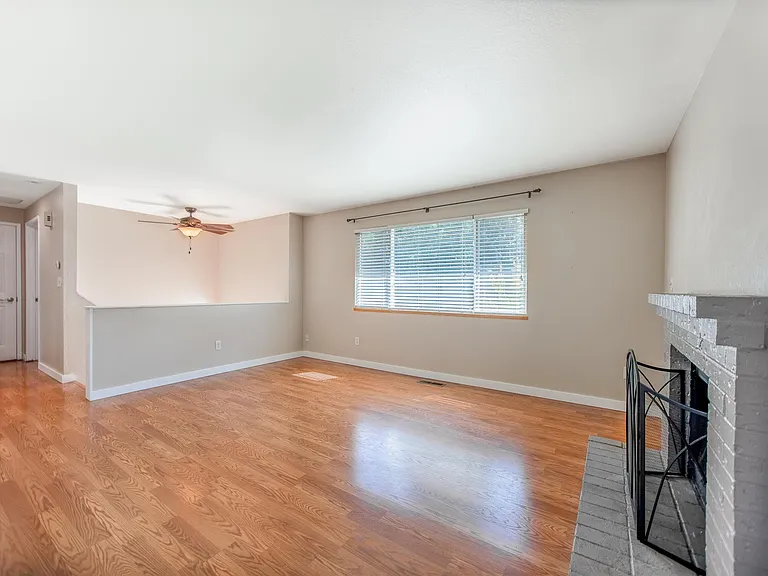623 Harvest Rd — Photo 6