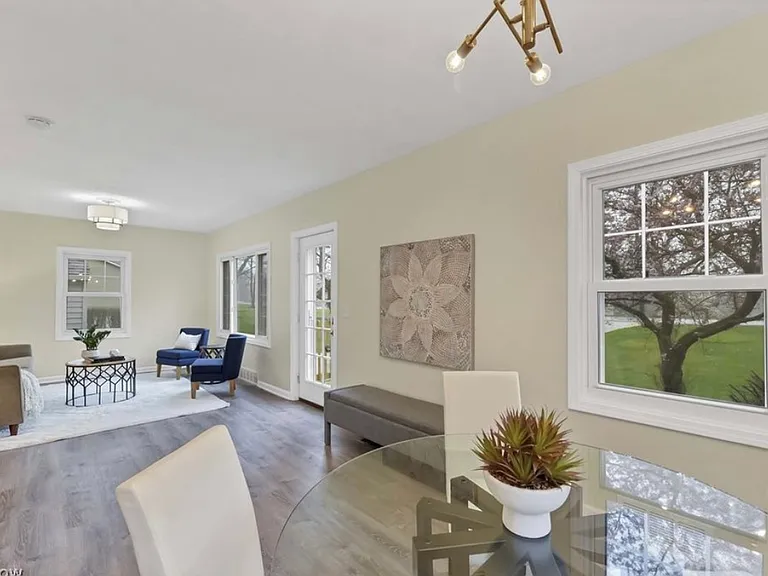 33381 Detroit Rd — Photo 6