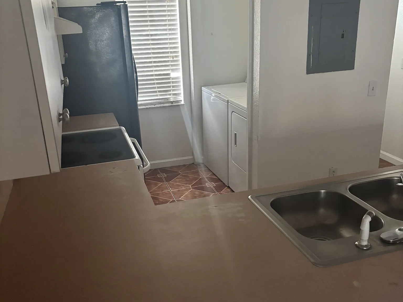 163 Ivy Lane B - 1 — Photo 2