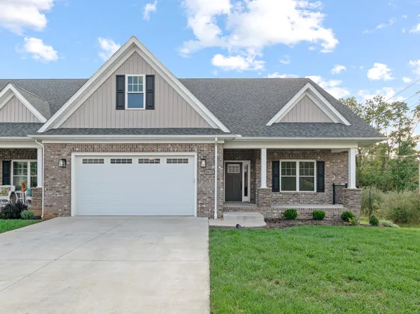 8470 Whistling Straits Dr, Radford, VA 24141