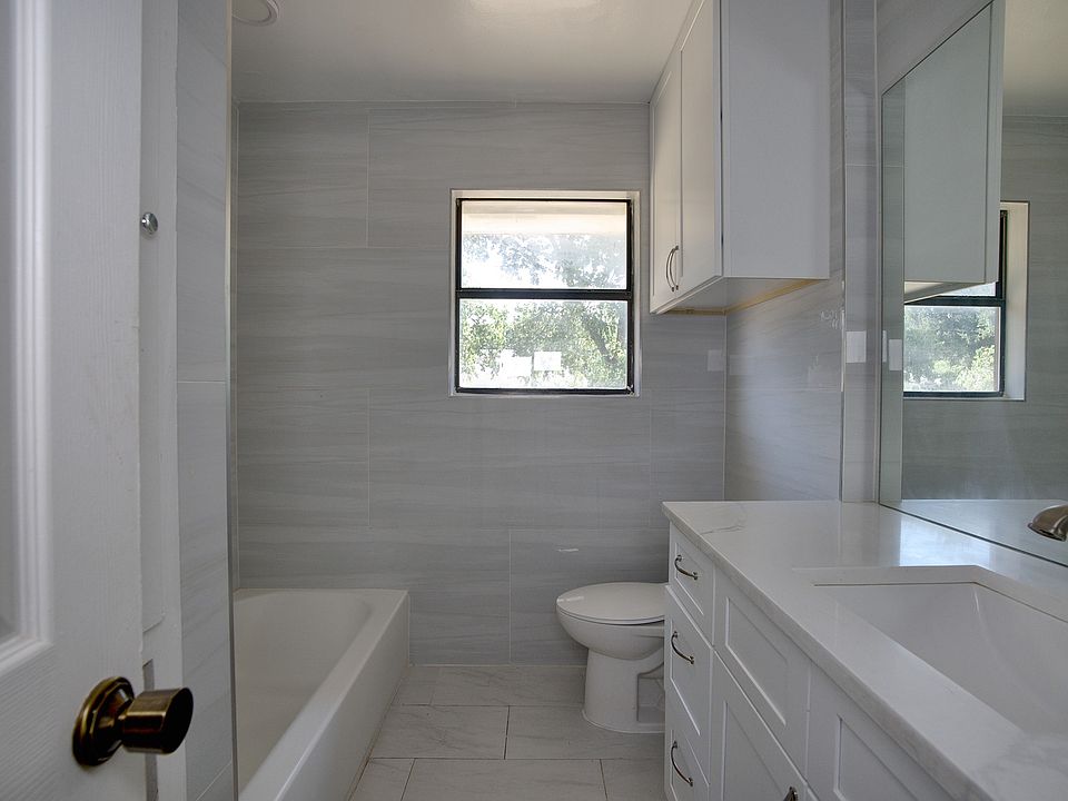 1st image of 6702 Hyacinth Ln