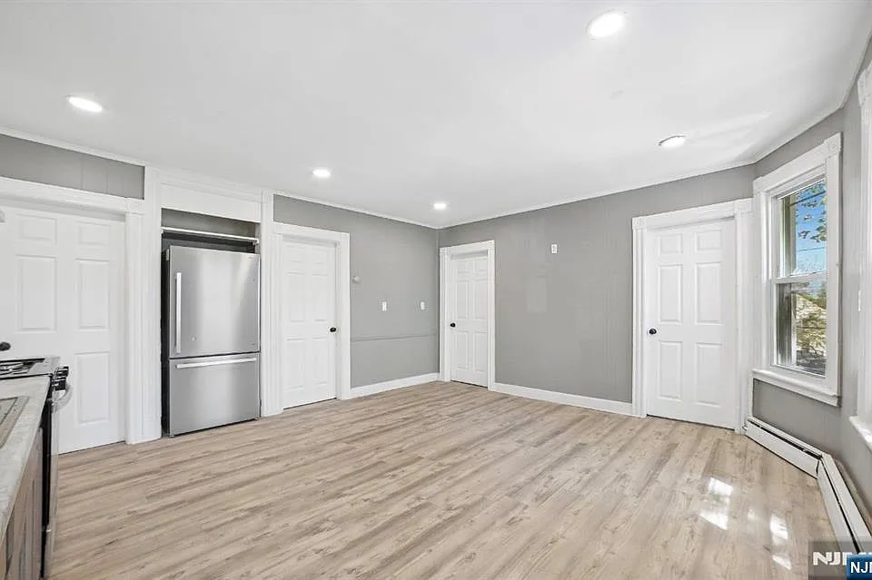 7 Belle Ave #2