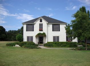 3913 Timbercrest Dr E, Burleson, TX 76028