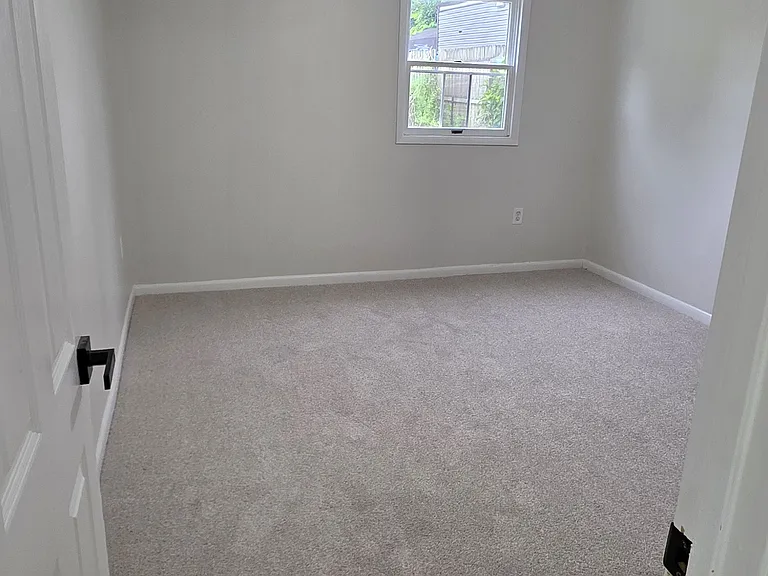 203 Midland Ave — Photo 11