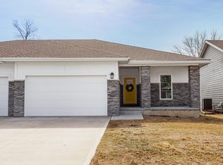 4419 Lower Beaver Rd, Des Moines, IA 50310