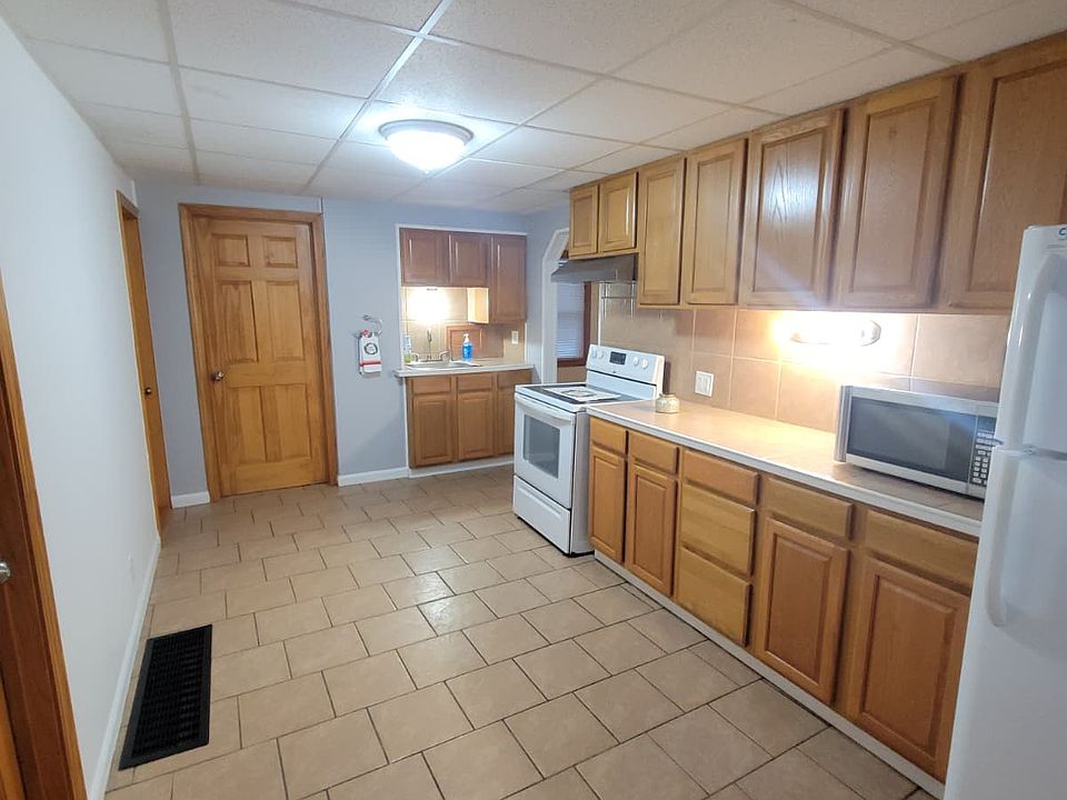 1st image of 139 Archambault Ave Floor 1