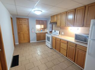 139 Archambault Ave Floor 1, West Warwick, RI 02893