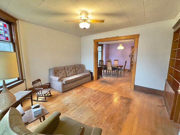 5th image of 210 E Easterday Ave