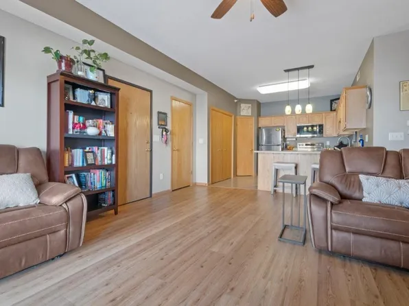 515 Penn Ct APT 2, North Liberty, IA 52317