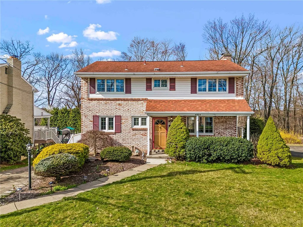 4904 Point Circle Dr photo 1