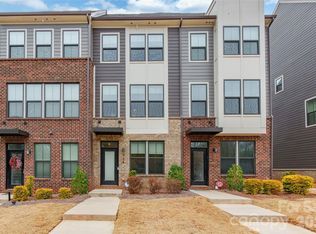 924 Broad River Ln, Charlotte, NC