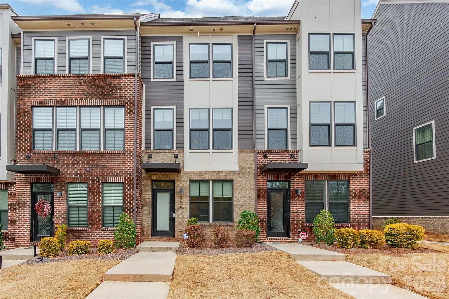 924 Broad River Ln photo 1