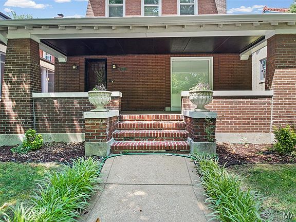 3rd image of 4041 Magnolia Ave