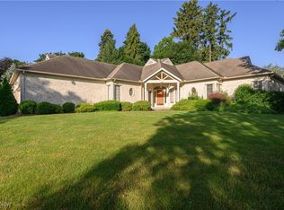 1110 Mansion Dr, Barberton, OH 44203