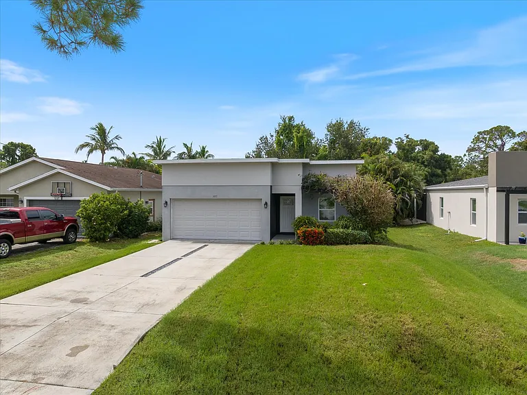 1878 Vamo Dr — Photo 3