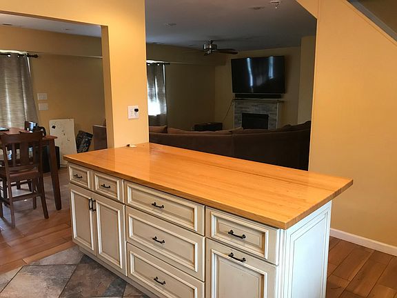 Peninsula and living room 