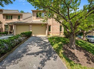 82 Amity Dr, Chesterbrook, PA 19087