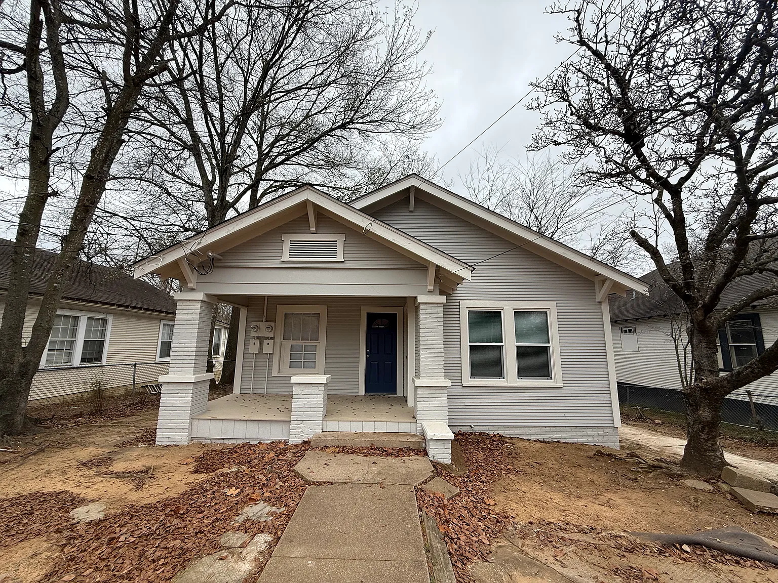 419 E Bow St — Photo 1