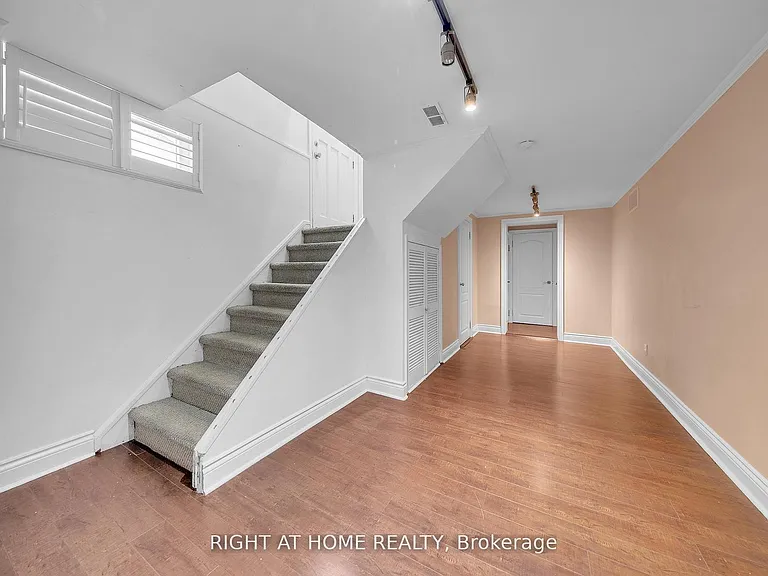 50 Wall Ave #BASEMENT — Photo 6