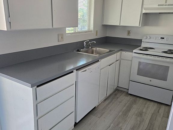 5th image of 727 SW Drumwood Ave APT 8