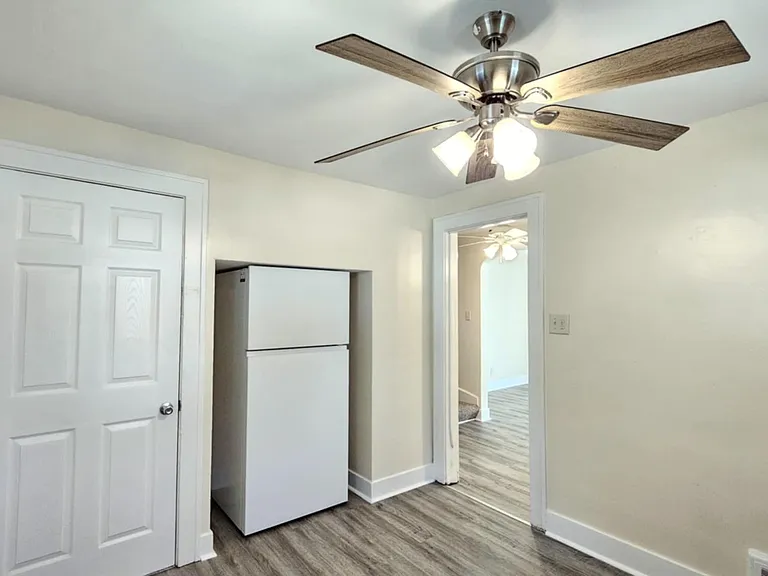2406 Franklin St — Photo 7