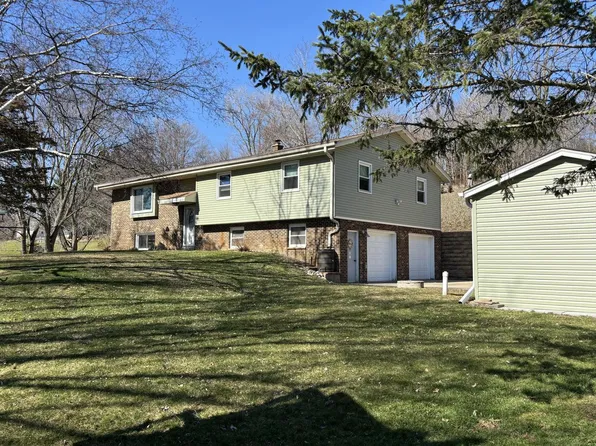 7261 Becky DRIVE, West Bend, WI 53090
