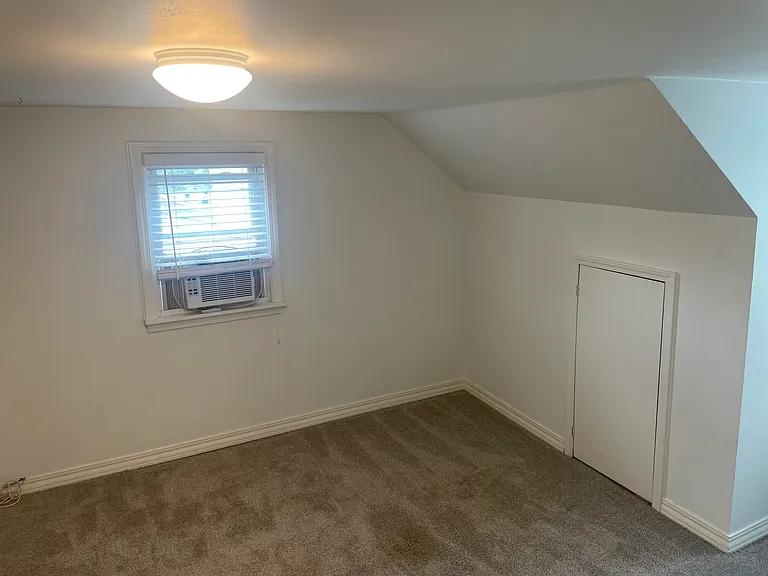 549 Sheridan Dr — Photo 12