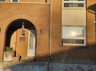 1180 Mississauga Valley Blvd W #4, Mississauga, ON L5A3M9