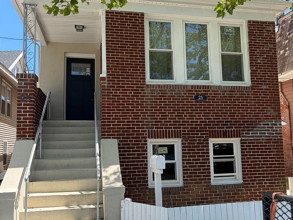 1st image of 25 N Aberdeen Pl