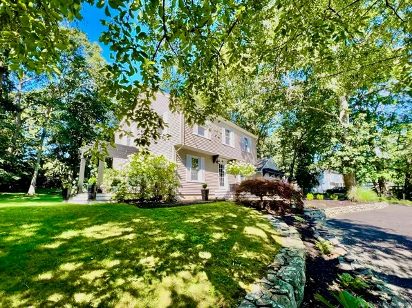 (undisclosed Address), Old Lyme, CT 06371