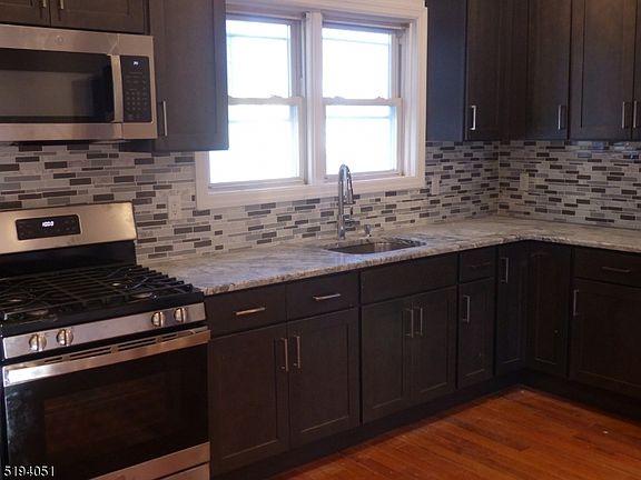 3rd image of 232 Mount Vernon Ave