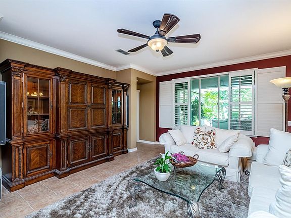 3rd image of 719 Orchid Ln