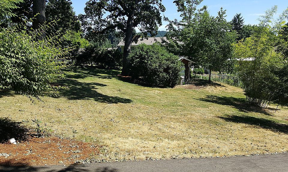1st image of 1740 NW Hawthorn Pl