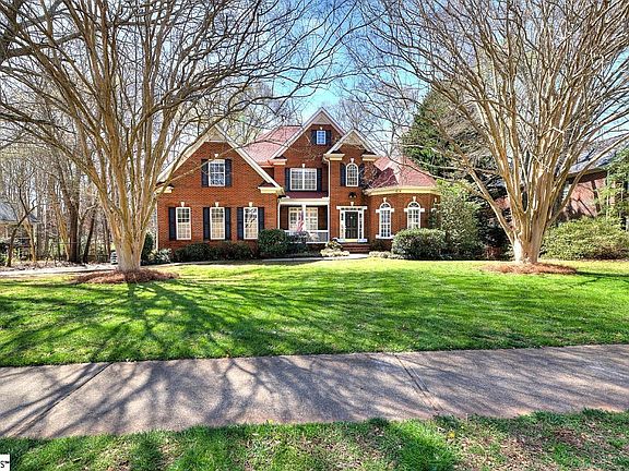 3rd image of 26 Sycamore Ridge Dr