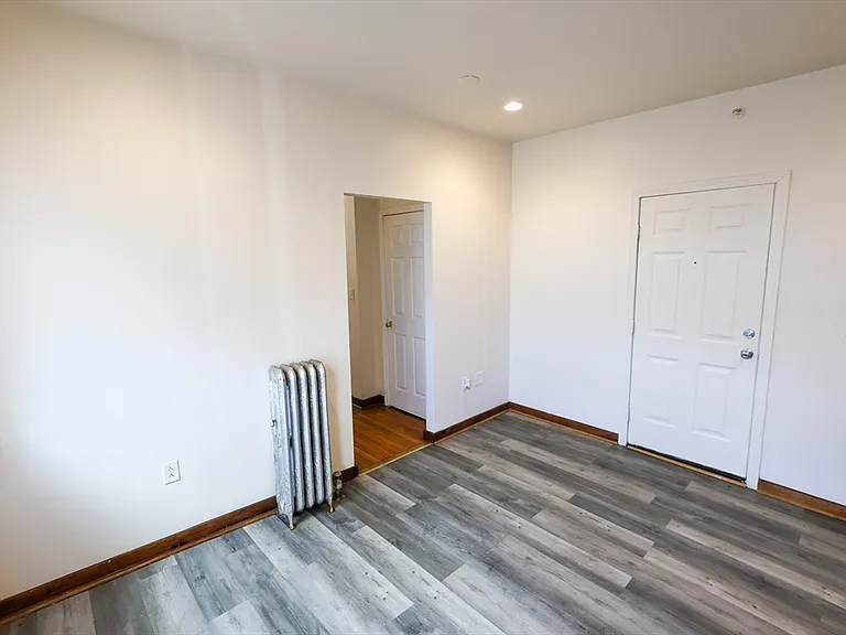 100 Seaver St #12A — Photo 3