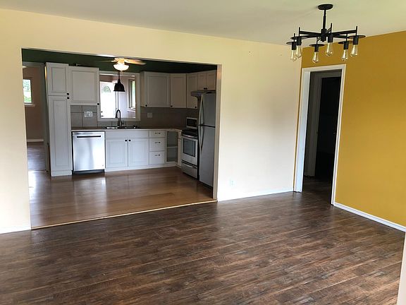 3rd image of 1037 SW 51st St