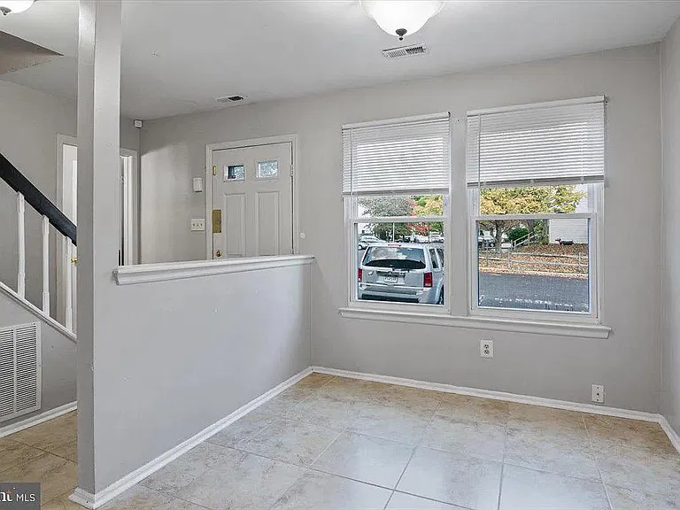 3904 Elberta Ln — Photo 5