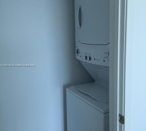 4th image of 460 NE 28th St APT 3202