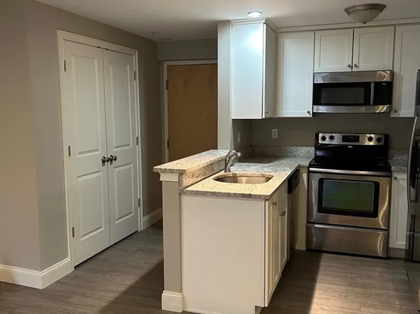 145 Hancock St #209, Braintree, MA 02184