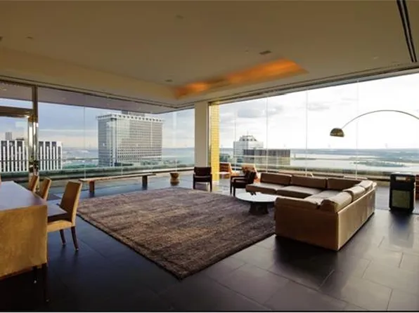 15 William Street 27C image 3 of 3