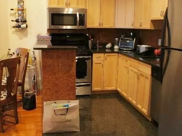 1687 Beacon St #2, Brookline, MA 02445