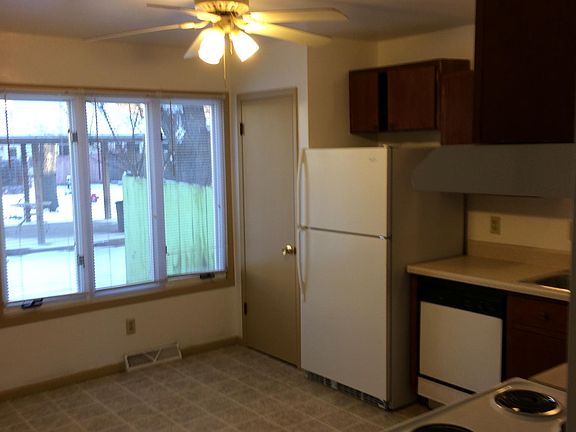 2nd image of 58 N Lakewood Gardens Ln