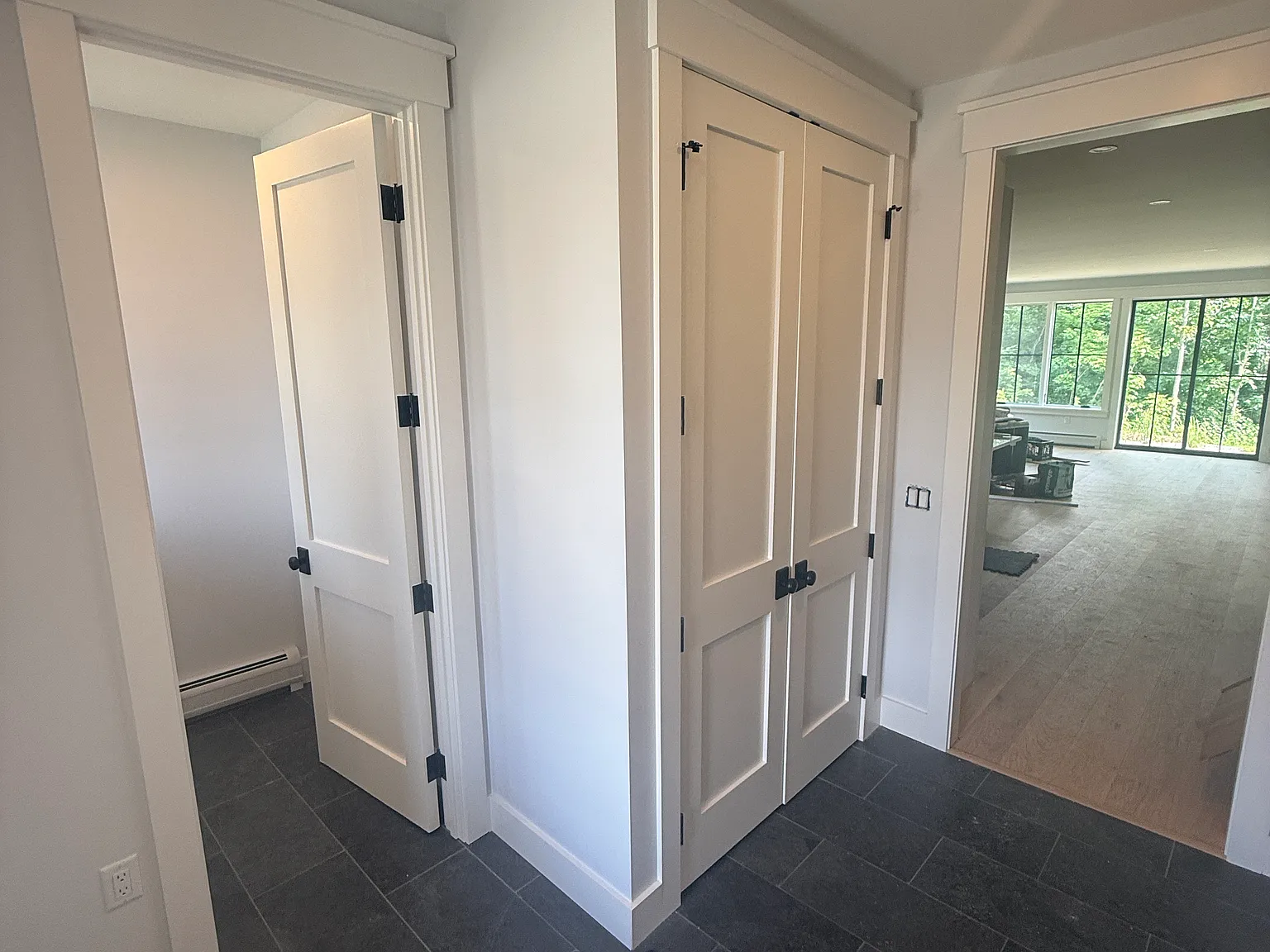 3 bed, 2.5 bath, 1969 sqft, $8,000 — Photo 4