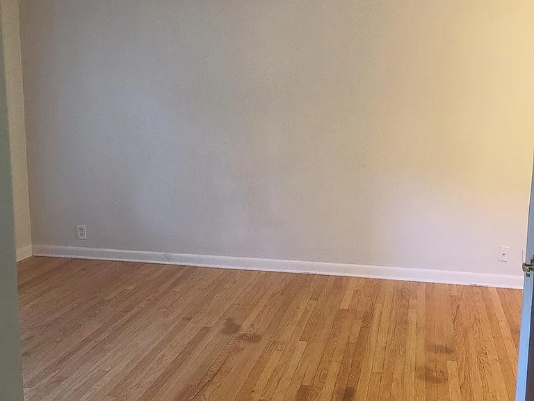 2014 Cedarcrest Dr — Photo 2