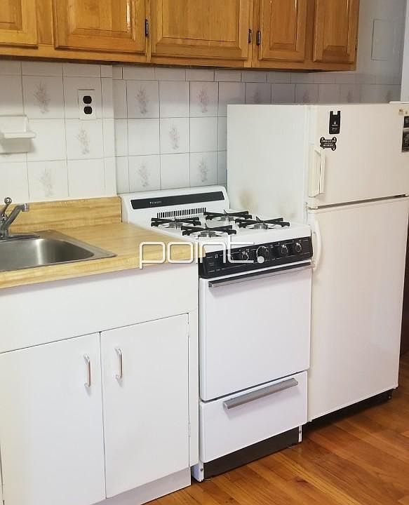 2nd image of 508 E 5th St APT 12