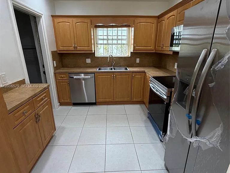 5321 NW 9th Ave — Photo 2