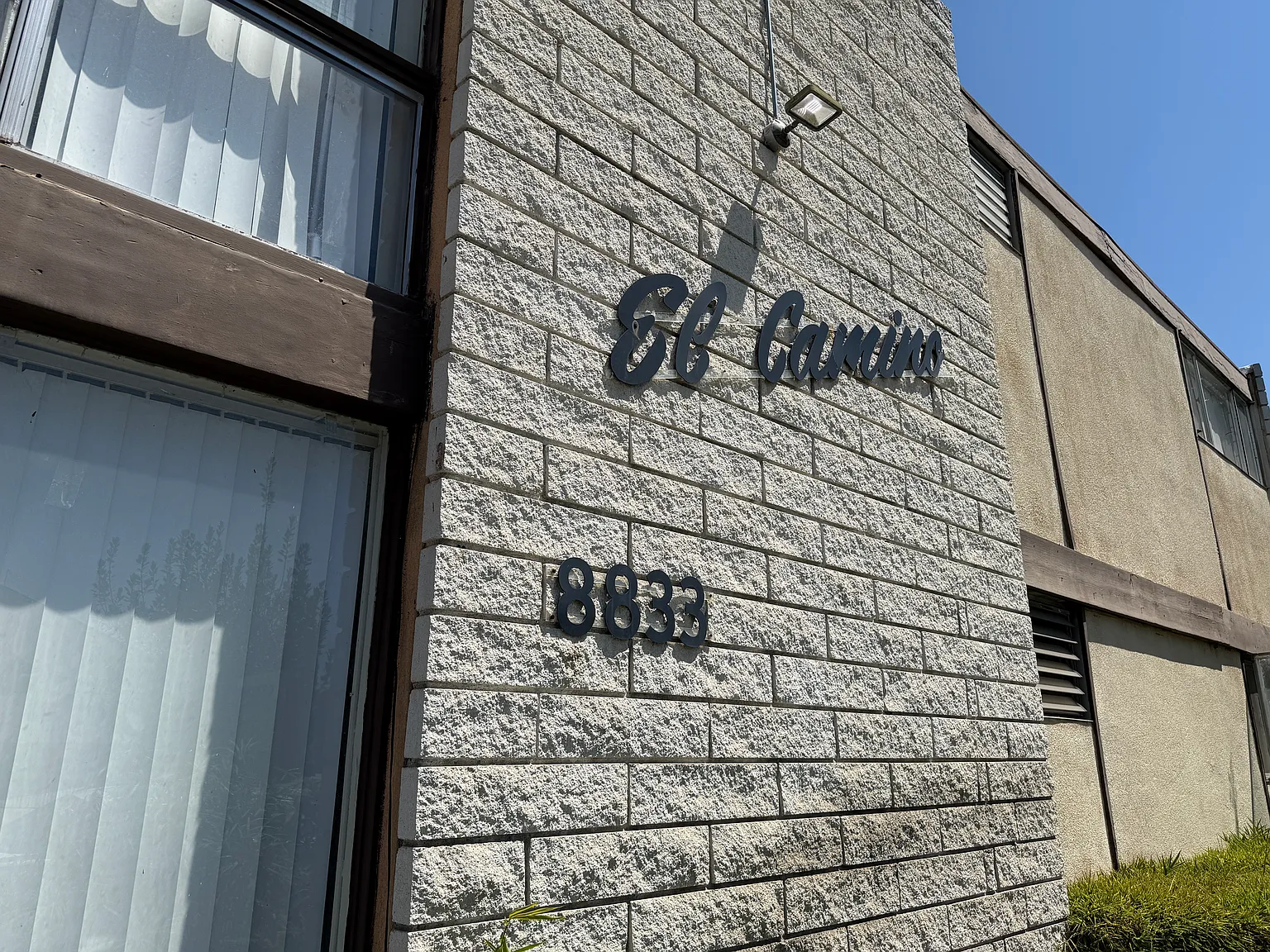 El Camino Apartments — Photo 3