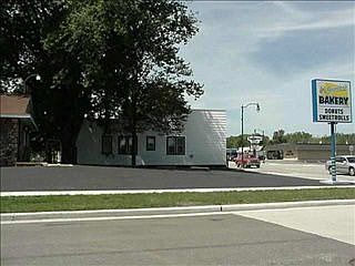 2nd image of 1821 W Grand Ave